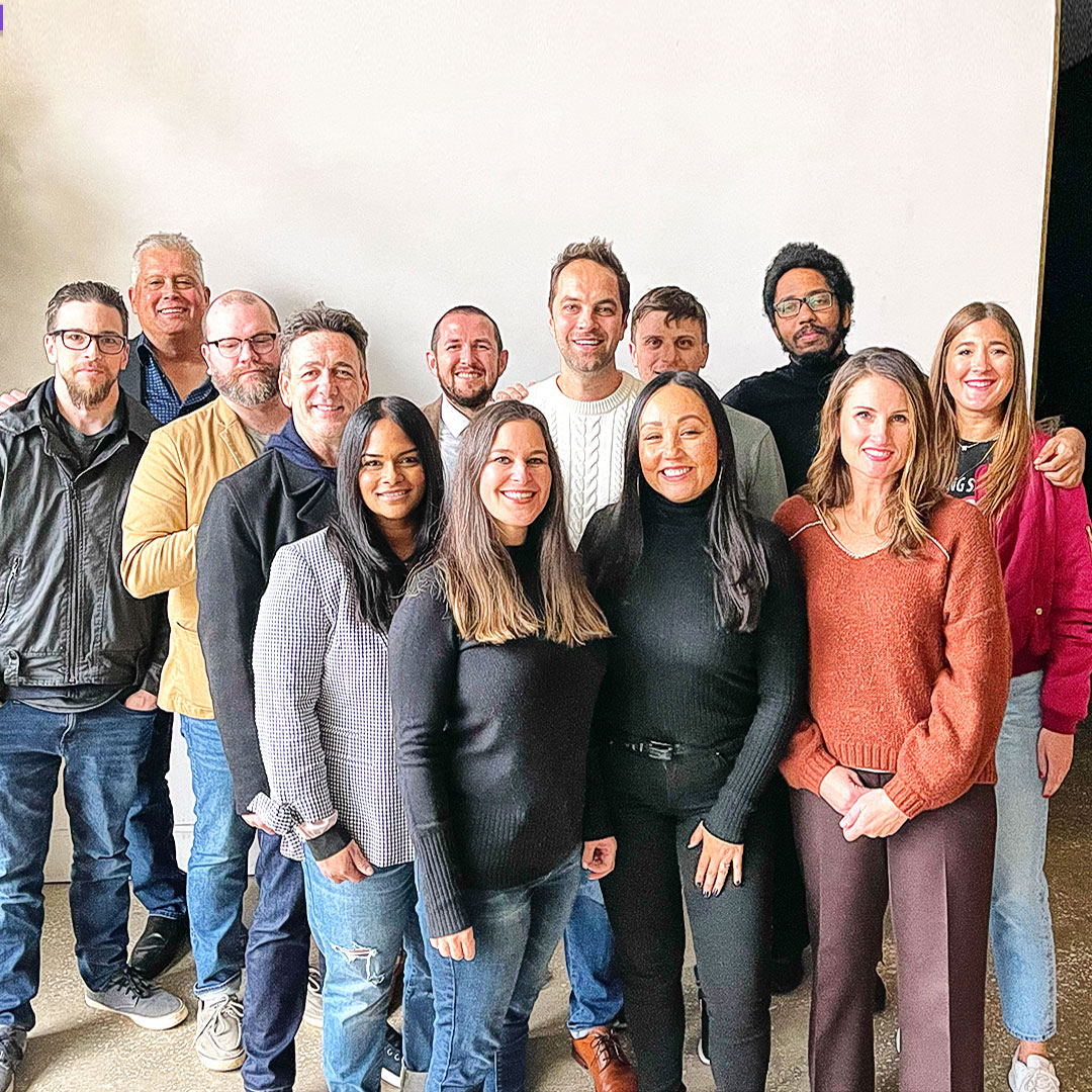 Neon-LglSvcPg-SqGraph1-Team